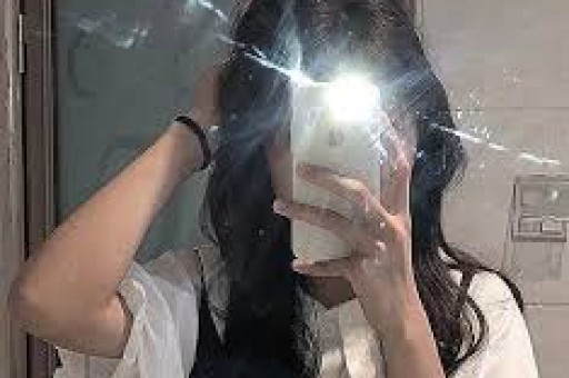 刘晓庆被指耍大牌现身河南万岁山和王婆同台全场冷脸拒讲话