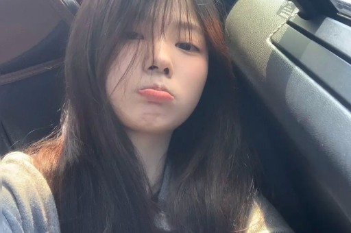 “曝林俊杰大嫂想吃绝户”登上热搜；林俊杰与大哥社交平台互相取关删除与大哥大嫂合影有爆料称联合闺蜜冒充其女友同学散布黑料