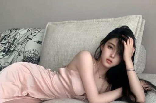 刚官宣23岁网红女友仅3天林俊杰就因亲吻幼童被骂上热搜？完整视频曝光后全网集体道歉！