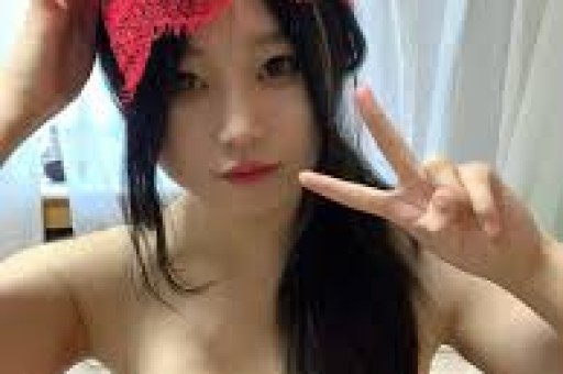 他是国家一级演员二婚娶小妻子把丧子的岳父母当亲生父母孝顺