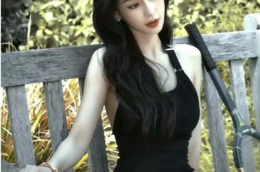 易易紫曝明星翻红后会耍大牌：红了之后就会耍大牌身边有很多